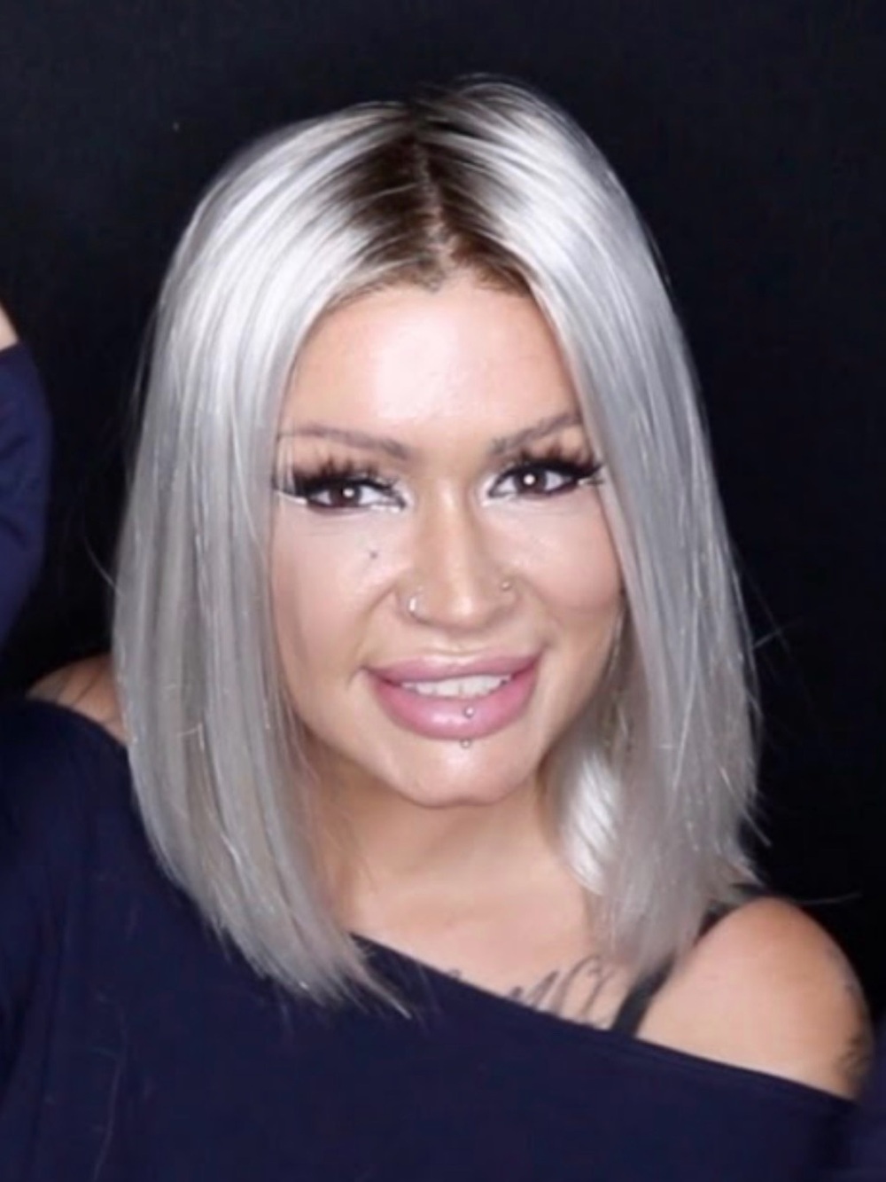 Estetica Designs Synthetic Wig Platinum Blonde Rooted “Sutton” Lob NIB